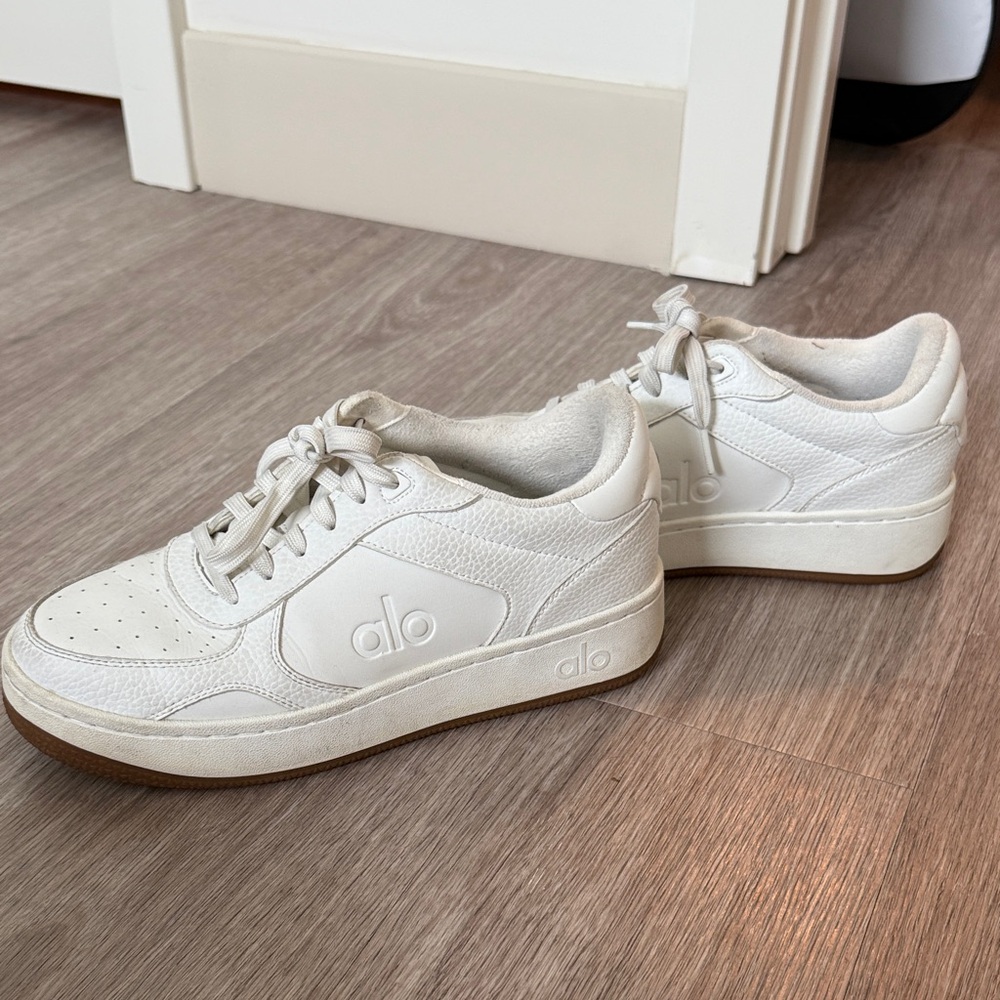 ALO Yoga White Casual Sneakers